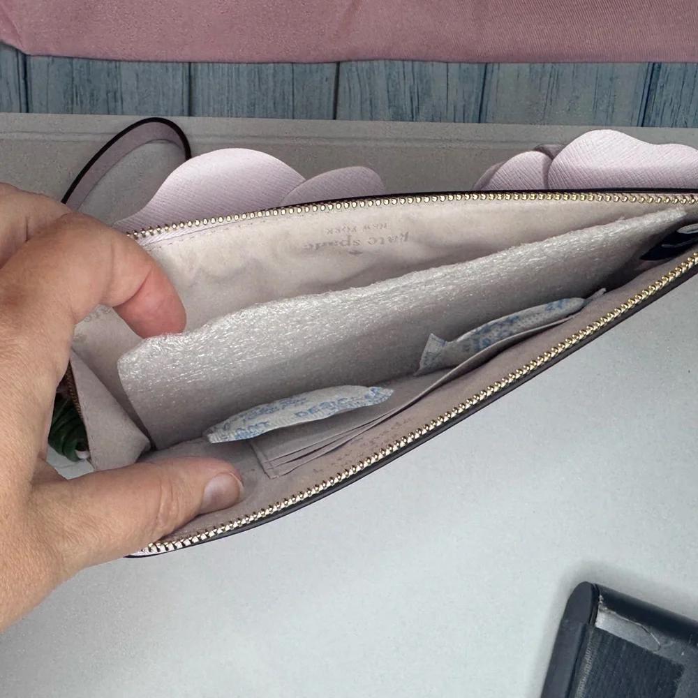 Kate Spade 3D Flora Flower Medium L-Zip Wristlet Pale Amethyst - KK972 MSRP $179 - Picture 16 of 16